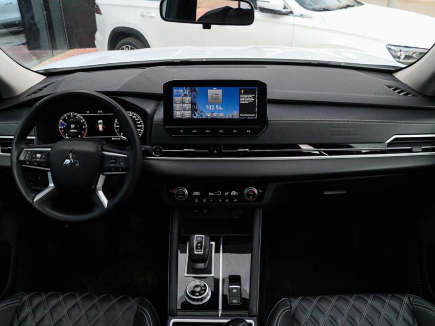 Mitsubishi Outlander IV Москва  - изображение 10