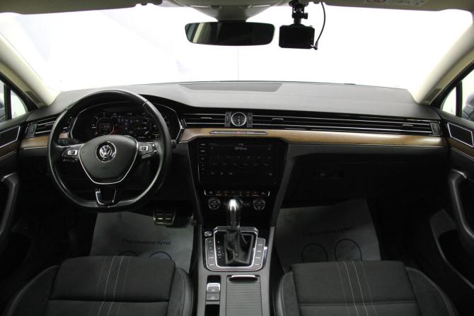 Volkswagen Passat B8 с пробегом 2018 года, цена 2 340 000 рублей, 221068 км, универсал, Автокод Объявления