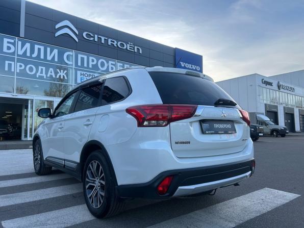 Mitsubishi Outlander III Рестайлинг 2 с пробегом 2015 года, цена 1 815 000 рублей, 118240 км, внедорожник, Автокод Объявления