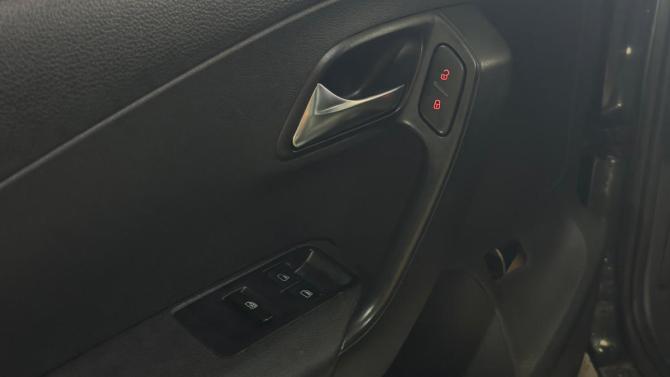 Volkswagen Polo V с пробегом 2011 года, цена 600 000 рублей, 311170 км, седан, Автокод Объявления