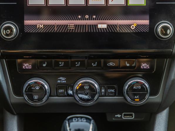 Skoda Octavia III (A7) Рестайлинг с пробегом 2020 года, цена 2 298 000 рублей, 71633 км, лифтбек, Автокод Объявления