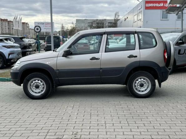 Chevrolet Niva I Рестайлинг с пробегом 2018 года, цена 820 000 рублей, 61100 км, внедорожник, Автокод Объявления