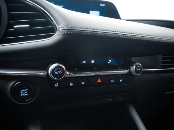 Mazda 3 IV (BP) с пробегом 2019 года, цена 1 699 000 рублей, 102978 км, хэтчбек, Автокод Объявления