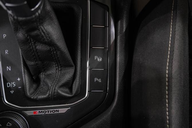 Volkswagen Tiguan II с пробегом 2018 года, цена 2 809 000 рублей, 143812 км, внедорожник, Автокод Объявления