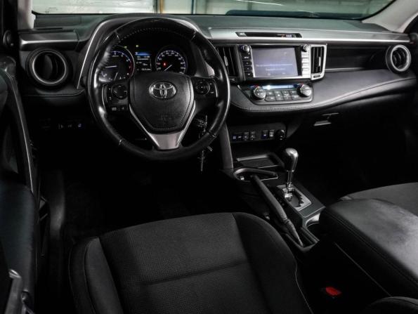 Toyota RAV4 IV (XA40) Рестайлинг с пробегом 2017 года, цена 2 669 000 рублей, 121759 км, внедорожник, Автокод Объявления