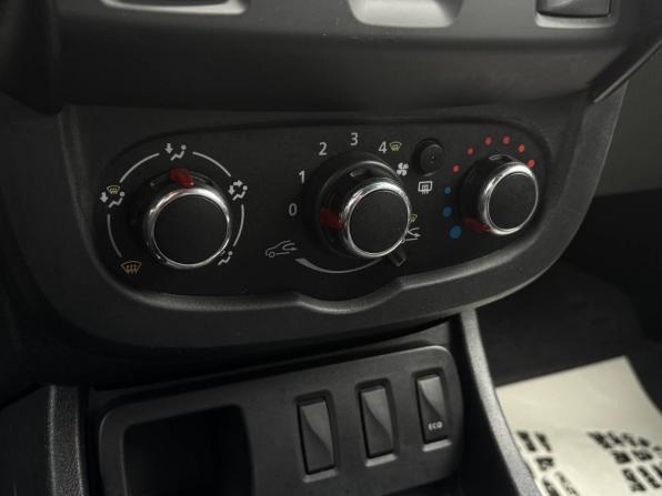 Renault Duster I Рестайлинг с пробегом 2016 года, цена 848 000 рублей, 221792 км, внедорожник, Автокод Объявления