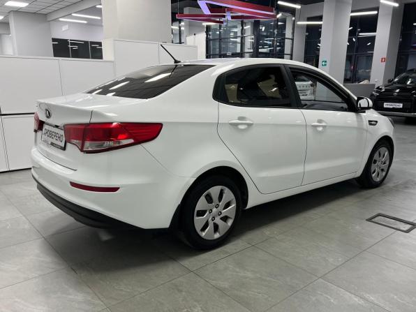 Kia Rio III Рестайлинг с пробегом 2015 года, цена 999 000 рублей, 190000 км, седан, Автокод Объявления