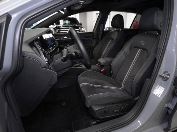Volkswagen Golf VIII с пробегом 2022 года, цена 2 750 000 рублей, 75085 км, хэтчбек, Автокод Объявления