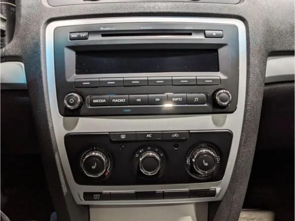 Skoda Octavia II (A5) Рестайлинг с пробегом 2011 года, цена 545 000 рублей, 300000 км, универсал, Автокод Объявления