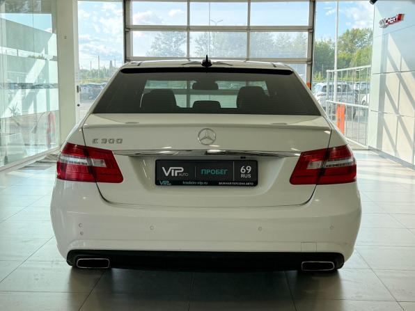 Mercedes-Benz E-Класс IV (W212 S212 C207) с пробегом 2011 года, цена 1 335 000 рублей, 255452 км, седан, Автокод Объявления