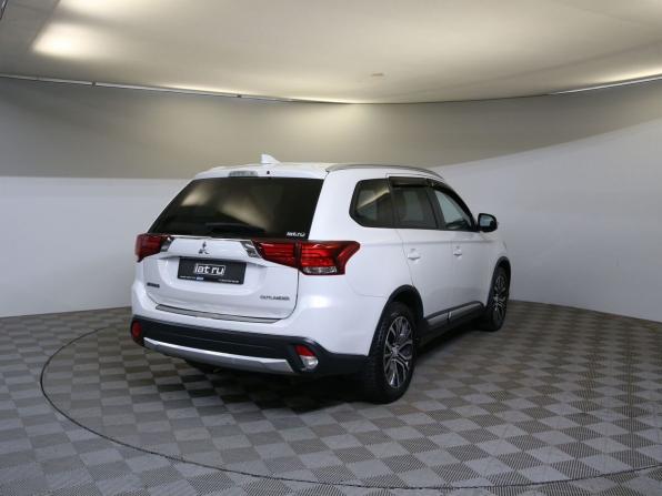 Mitsubishi Outlander III Рестайлинг 2 с пробегом 2018 года, цена 1 845 000 рублей, 140000 км, внедорожник, Автокод Объявления