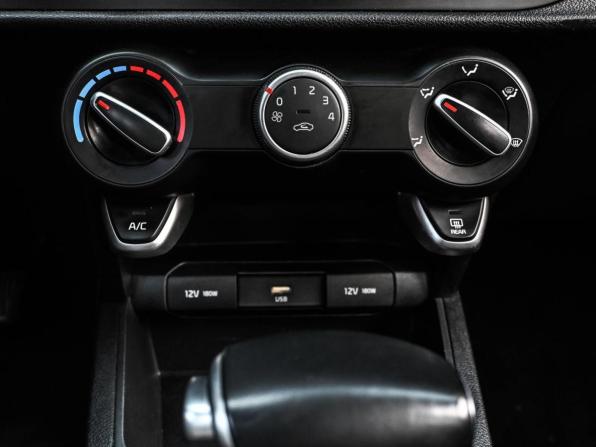 Kia Rio IV Рестайлинг с пробегом 2020 года, цена 1 534 000 рублей, 99678 км, седан, Автокод Объявления