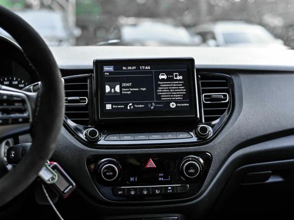 Hyundai Solaris II Рестайлинг с пробегом 2021 года, цена 1 540 000 рублей, 76294 км, седан, Автокод Объявления