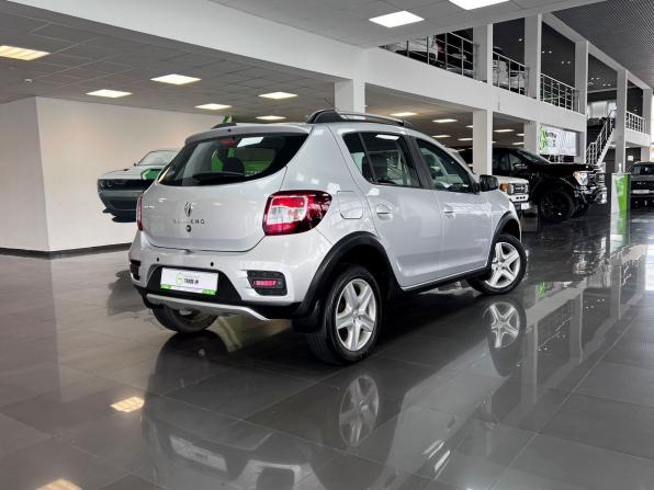 Renault Sandero II с пробегом 2015 года, цена 1 065 000 рублей, 100430 км, хэтчбек, Автокод Объявления