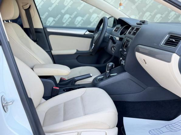 Volkswagen Jetta VI Рестайлинг с пробегом 2017 года, цена 1 345 000 рублей, 109000 км, седан, Автокод Объявления