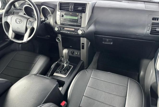 Toyota Land Cruiser Prado 150 Series с пробегом 2012 года, цена 2 750 000 рублей, 274937 км, внедорожник, Автокод Объявления