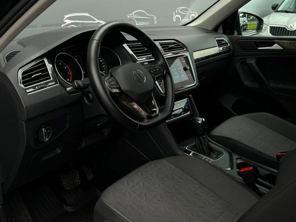 Volkswagen Tiguan II Рестайлинг с пробегом 2021 года, цена 2 541 600 рублей, 80105 км, внедорожник, Автокод Объявления