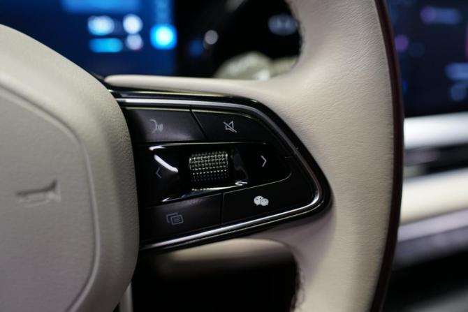 Geely Monjaro I с пробегом 2023 года, цена 3 395 000 рублей, 53500 км, внедорожник, Автокод Объявления