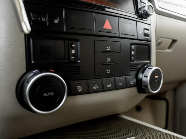 Volkswagen Touareg I Рестайлинг с пробегом 2008 года, цена 1 280 000 рублей, 280426 км, внедорожник, Автокод Объявления
