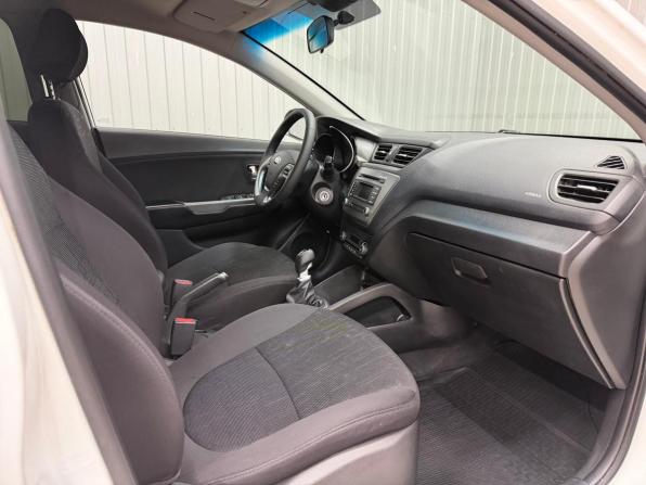 Kia Rio III Рестайлинг с пробегом 2016 года, цена 990 000 рублей, 195330 км, седан, Автокод Объявления