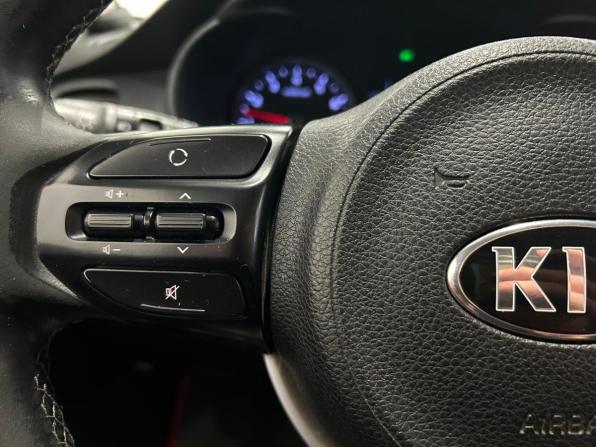 Kia Rio IV с пробегом 2018 года, цена 999 000 рублей, 140871 км, хэтчбек, Автокод Объявления