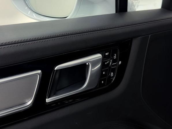 Porsche Cayenne III с пробегом 2019 года, цена 10 300 000 рублей, 64859 км, внедорожник, Автокод Объявления