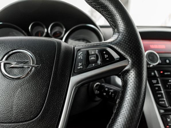 Opel Astra J Рестайлинг с пробегом 2012 года, цена 640 000 рублей, 204765 км, хэтчбек, Автокод Объявления