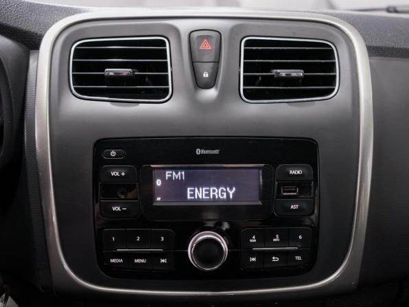 Renault Logan II Рестайлинг с пробегом 2020 года, цена 1 170 000 рублей, 62000 км, седан, Автокод Объявления