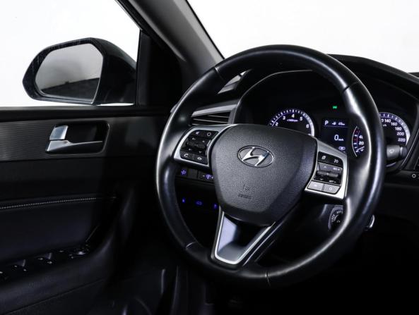 Hyundai Sonata VII (LF) Рестайлинг с пробегом 2019 года, цена 1 850 000 рублей, 52850 км, седан, Автокод Объявления