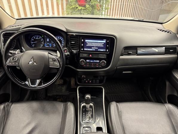 Mitsubishi Outlander III Рестайлинг 3 с пробегом 2018 года, цена 2 210 000 рублей, 173000 км, внедорожник, Автокод Объявления
