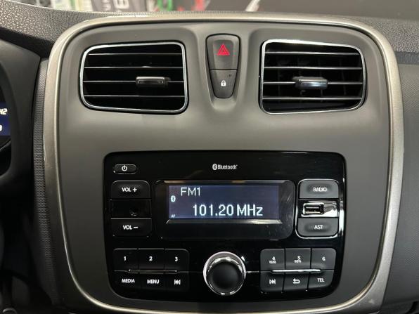 Renault Sandero II Рестайлинг с пробегом 2020 года, цена 1 340 000 рублей, 74271 км, хэтчбек, Автокод Объявления