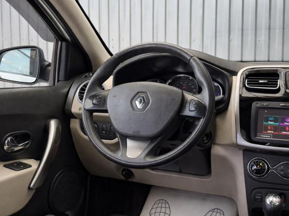 Renault Logan II с пробегом 2017 года, цена 837 000 рублей, 90019 км, седан, Автокод Объявления