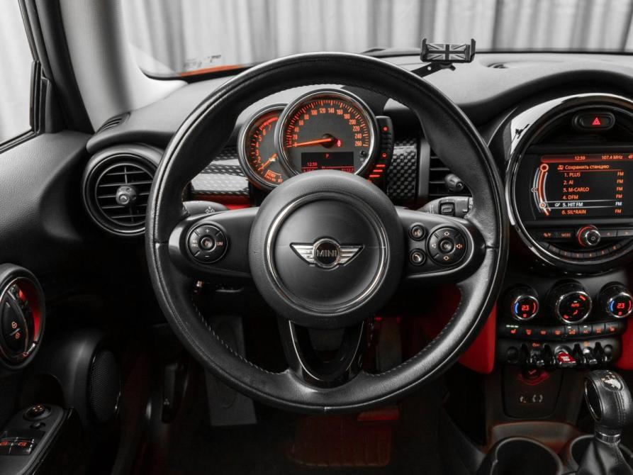 Mini Hatch III (F55/F56) Москва  - изображение 9