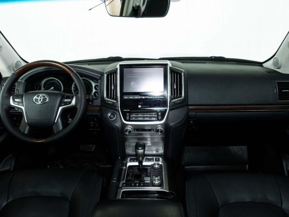 Toyota Land Cruiser 200 Series Рестайлинг 2 с пробегом 2017 года, цена 5 640 000 рублей, 125500 км, внедорожник, Автокод Объявления
