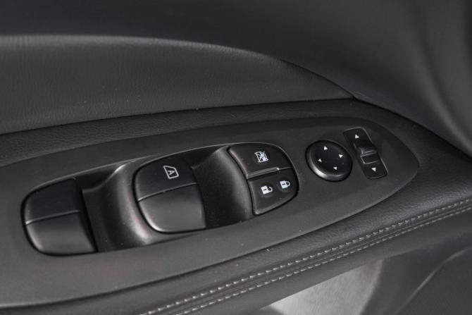 Nissan Pathfinder IV с пробегом 2015 года, цена 2 299 000 рублей, 115000 км, внедорожник, Автокод Объявления