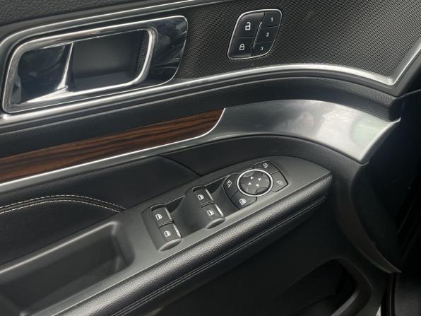 Ford Explorer V Рестайлинг с пробегом 2018 года, цена 2 399 000 рублей, 190360 км, внедорожник, Автокод Объявления