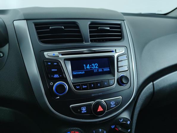 Hyundai Solaris I Рестайлинг с пробегом 2016 года, цена 950 000 рублей, 154937 км, седан, Автокод Объявления