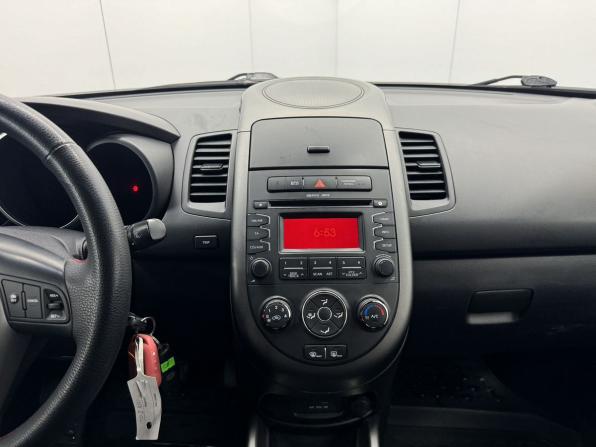Kia Soul I Рестайлинг с пробегом 2013 года, цена 980 000 рублей, 166081 км, хэтчбек, Автокод Объявления