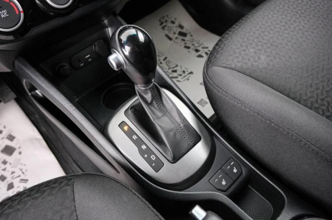 Kia Rio III Рестайлинг с пробегом 2016 года, цена 1 099 000 рублей, 140000 км, седан, Автокод Объявления
