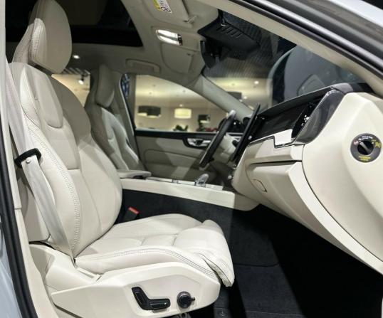 Volvo XC60 II Рестайлинг 2 с пробегом 2026 года, цена 7 800 000 рублей, 10 км, внедорожник, Автокод Объявления