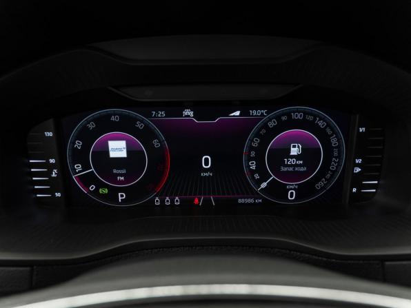 Skoda Karoq I с пробегом 2021 года, цена 2 780 000 рублей, 88984 км, внедорожник, Автокод Объявления