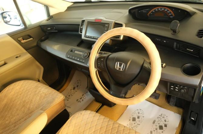 Honda Freed I с пробегом 2010 года, цена 1 059 000 рублей, 161500 км, компактвэн, Автокод Объявления
