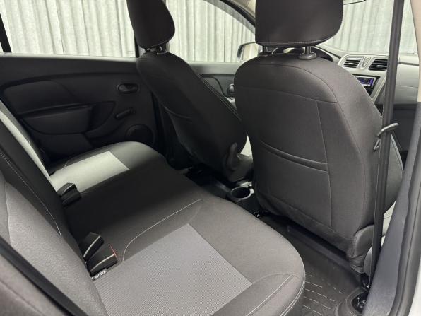Renault Sandero II Рестайлинг с пробегом 2022 года, цена 1 590 000 рублей, 18632 км, хэтчбек, Автокод Объявления