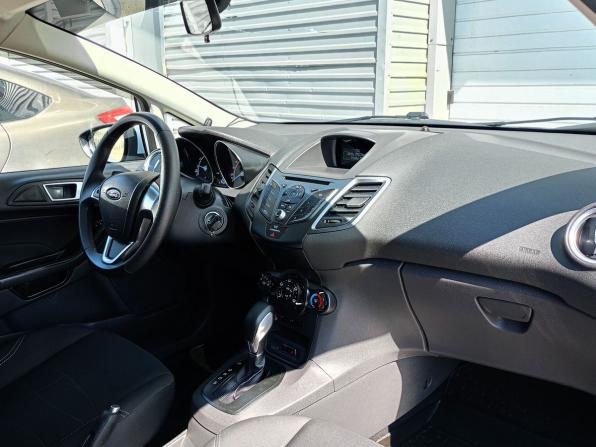 Ford Fiesta Mk6 Рестайлинг с пробегом 2015 года, цена 899 000 рублей, 60900 км, седан, Автокод Объявления