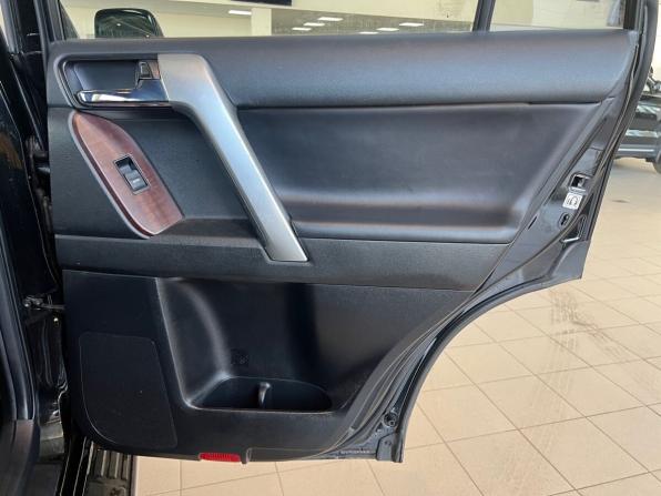 Toyota Land Cruiser Prado 150 Series Рестайлинг 1 с пробегом 2017 года, цена 4 130 900 рублей, 188000 км, внедорожник, Автокод Объявления