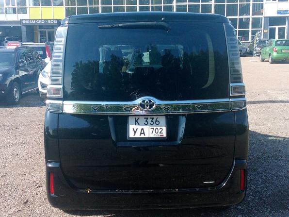 Toyota Voxy III (R80) Рестайлинг с пробегом 2018 года, цена 2 700 000 рублей, 88347 км, минивэн, Автокод Объявления