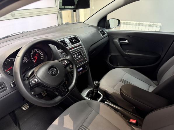 Volkswagen Polo V Рестайлинг с пробегом 2016 года, цена 950 000 рублей, 225000 км, седан, Автокод Объявления