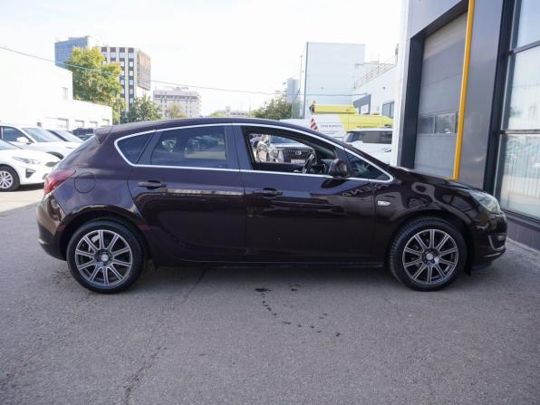 Opel Astra J Рестайлинг с пробегом 2014 года, цена 883 000 рублей, 96000 км, хэтчбек, Автокод Объявления