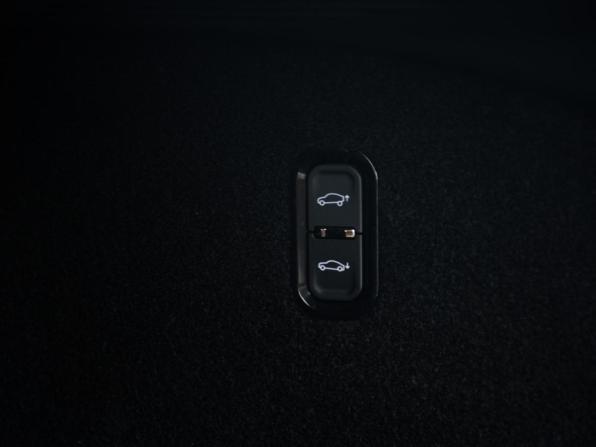 Zeekr 001 I с пробегом 2023 года, цена 5 499 000 рублей, 40165 км, лифтбек, Автокод Объявления