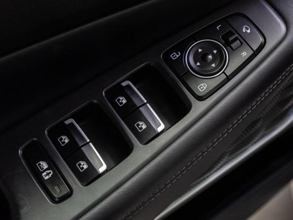 Hyundai Santa Fe IV Рестайлинг с пробегом 2021 года, цена 4 049 000 рублей, 61078 км, внедорожник, Автокод Объявления
